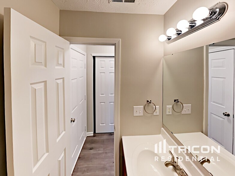 Building Photo - 1629 Composer Way