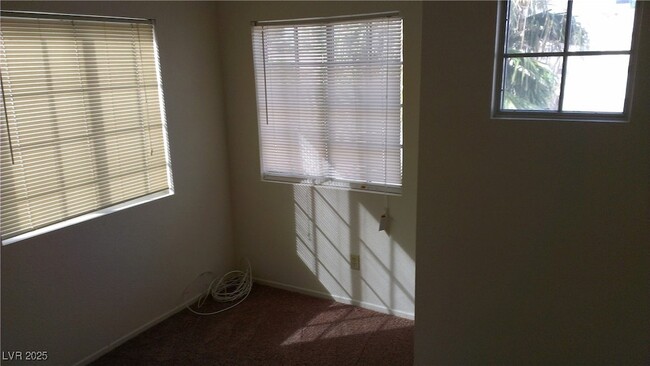 Building Photo - 1105 Overture Dr