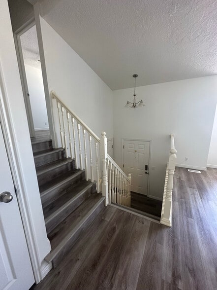 Building Photo - 1482 N 160 W