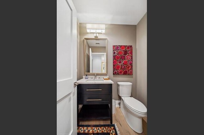 Building Photo - Naperville