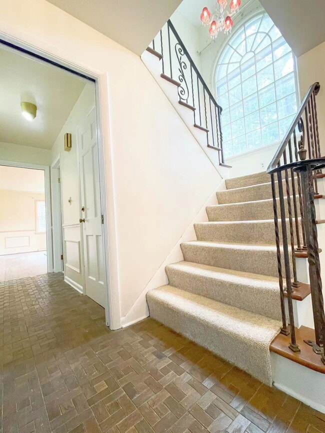 Building Photo - 309 Dorchester Rd