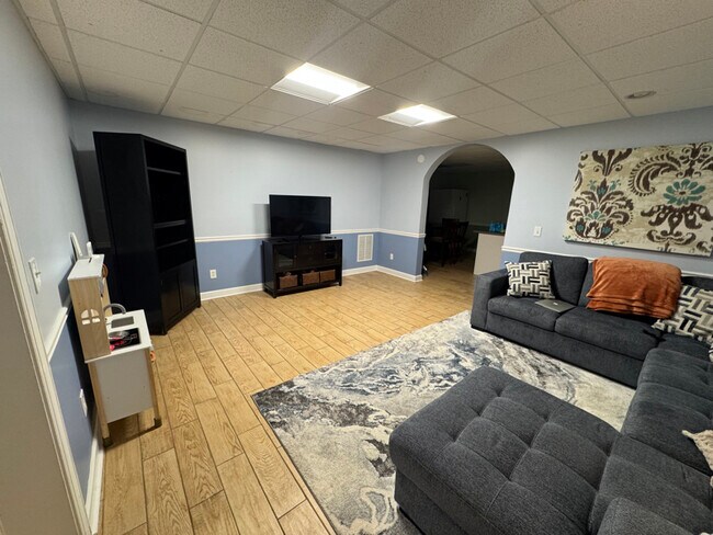 Building Photo - 691 Bear Creek Rd