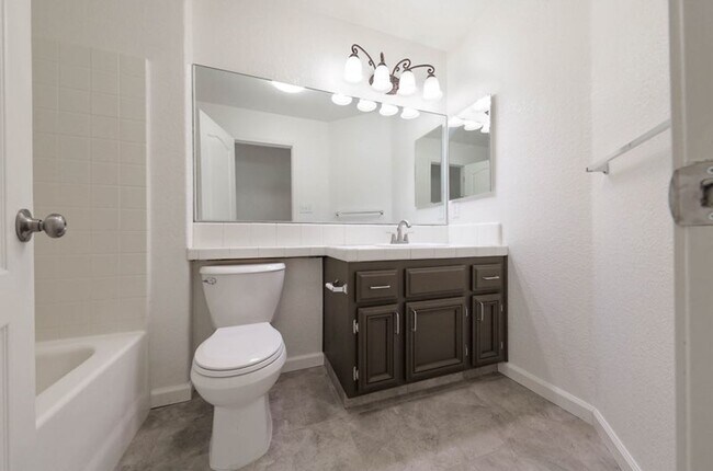 Building Photo - 6118 Autumn Crest Dr