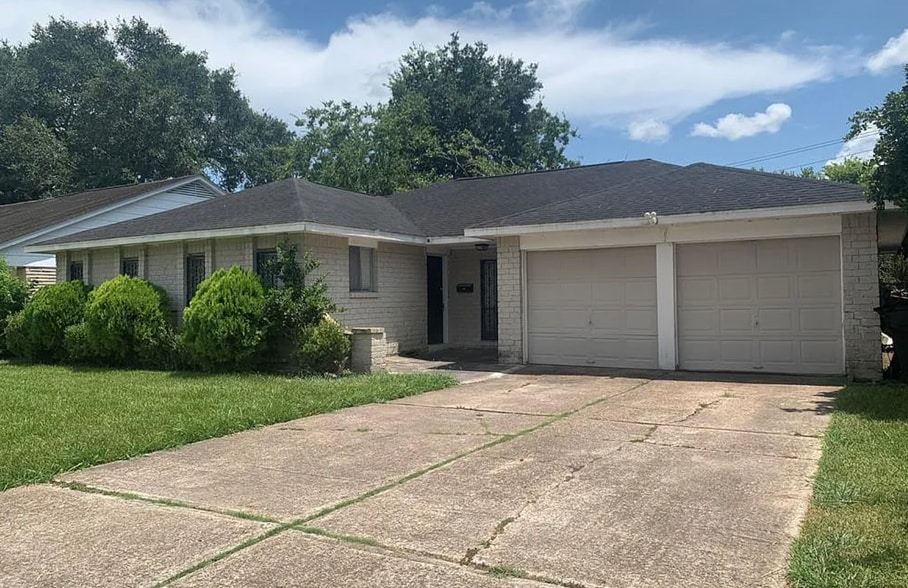 Building Photo - 11435 Newbrook Dr