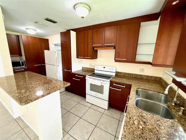 Building Photo - 1411 NW 79th Way