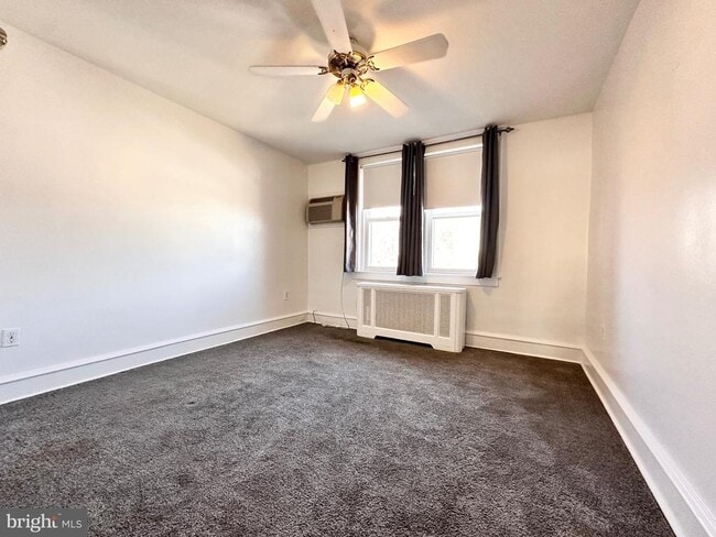 Building Photo - 219 Longshore Ave