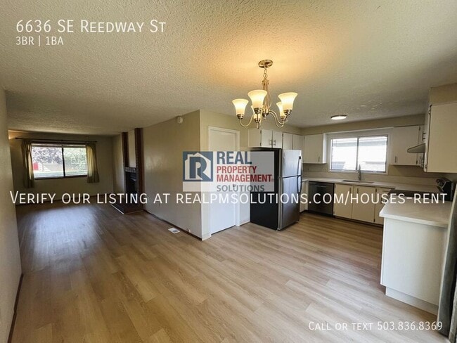 Building Photo - 6636 SE Reedway St