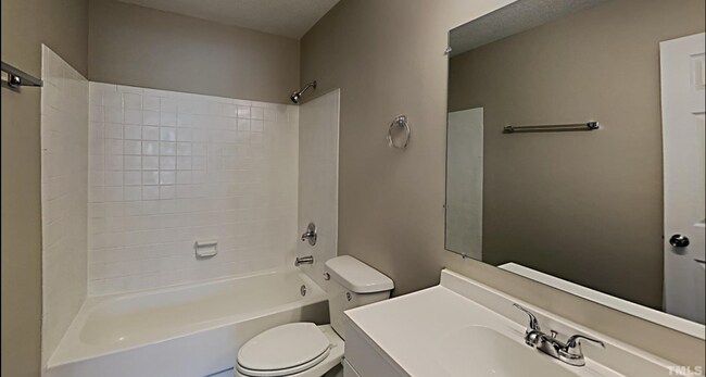 Building Photo - 600 Audubon Lake Dr