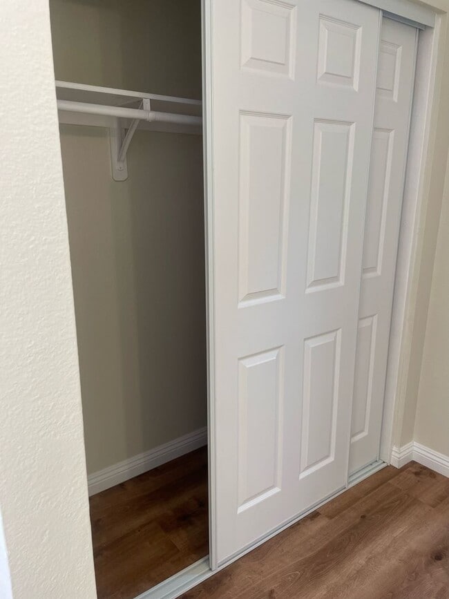 Building Photo - Beautiful 2 Bed / 2 Bath  Upstairs Condo In Colton!