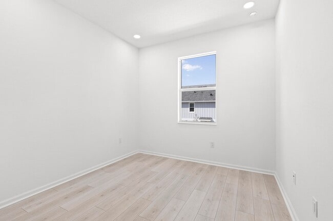 Building Photo - 4416 Longwood Lk Sq