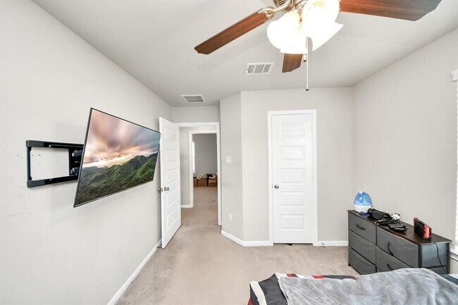 Building Photo - 6302 Prince Pl Dr