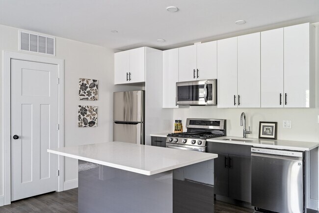 Building Photo - 50 Stedman St