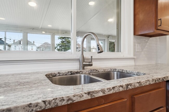 Building Photo - 270 S Cypress Ave