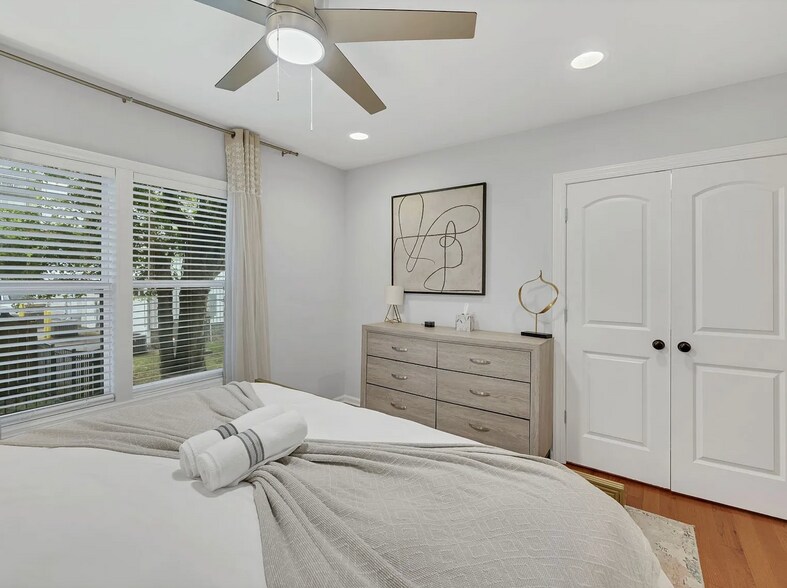 Building Photo - 1023 Maxwell Ave