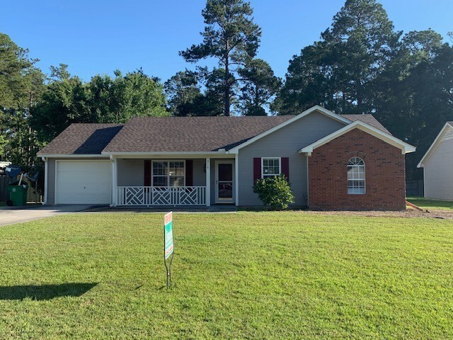 Primary Photo - Three Bedroom Home w/ Garage
