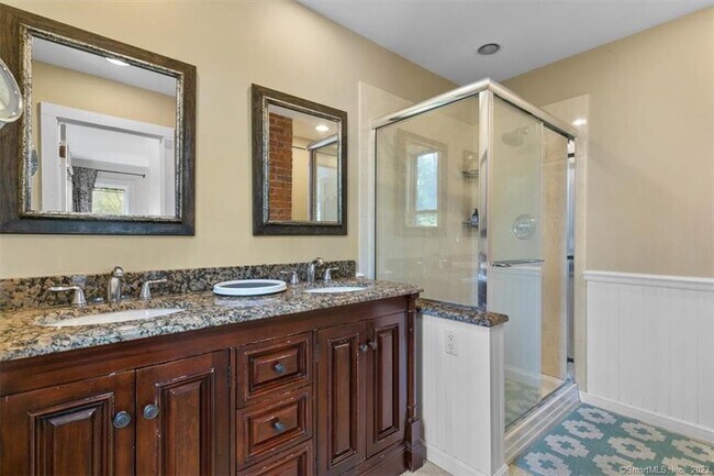 Building Photo - 20 Academy St