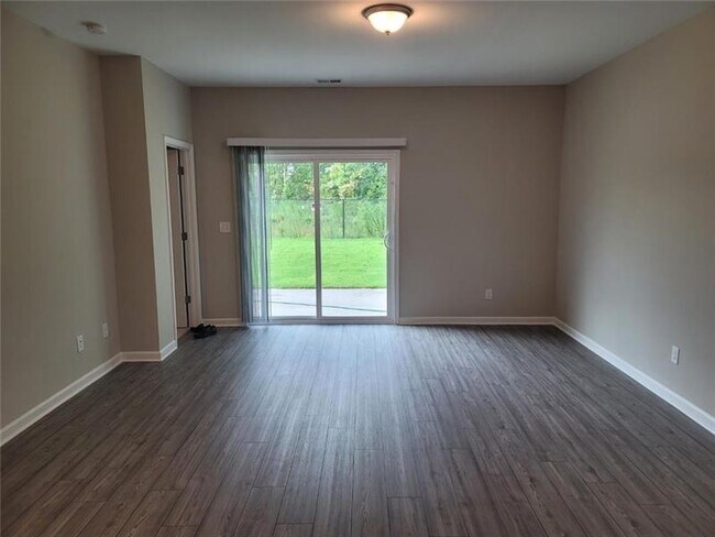 Building Photo - 140 Grey Falcon Ave