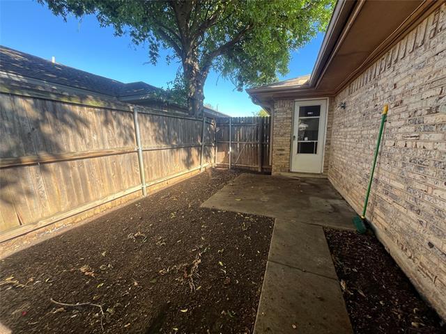 Building Photo - 826 Skyline Dr