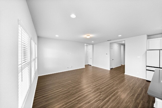 Building Photo - 6723 Shiraz Wy