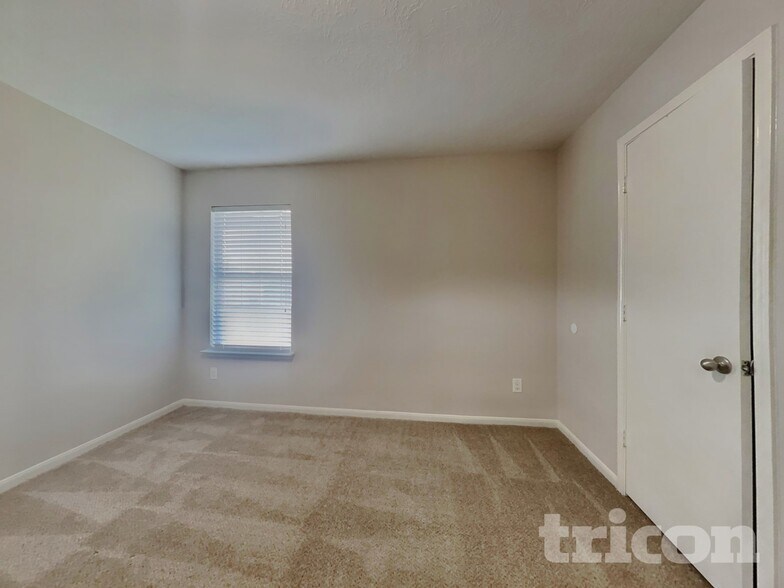 Building Photo - 1015 Blair Field Ln