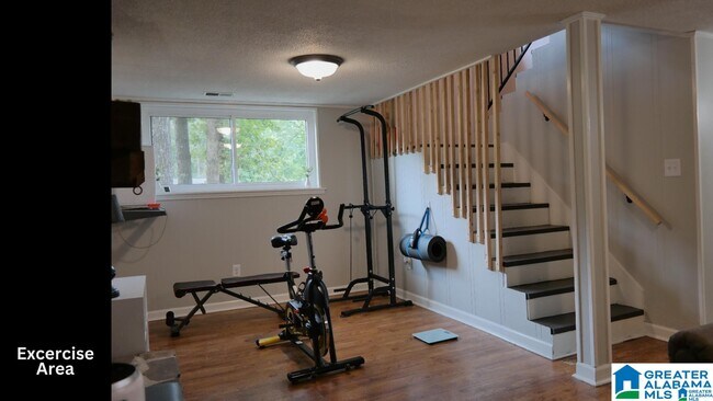 Building Photo - 1248 MacQueen Dr