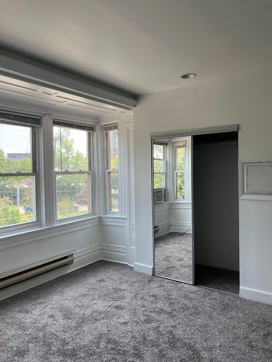 Building Photo - 370 S Negley Ave