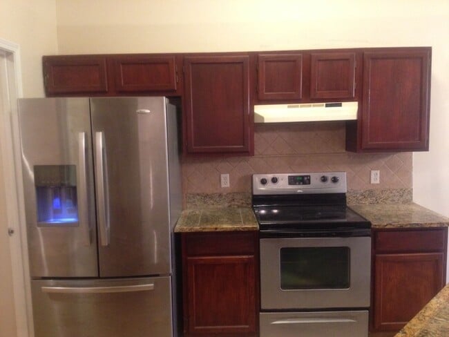 Building Photo - 3-Bedroom, 2-Bathroom single-family home brick construction