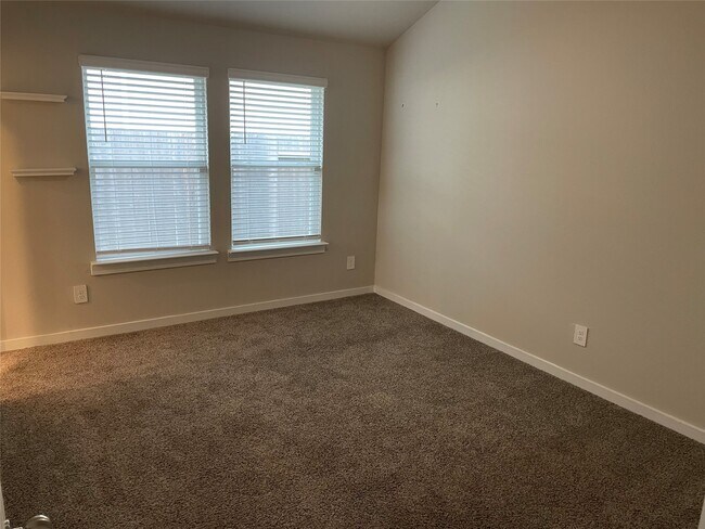 Building Photo - 12811 Harlesden Ln