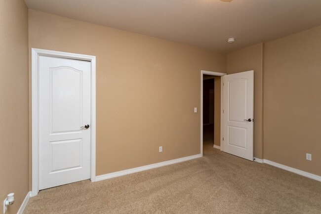 Building Photo - Beautiful Ranch in Pine Creek!