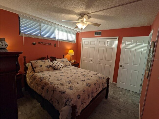 Building Photo - 2616 Cove Cay Dr