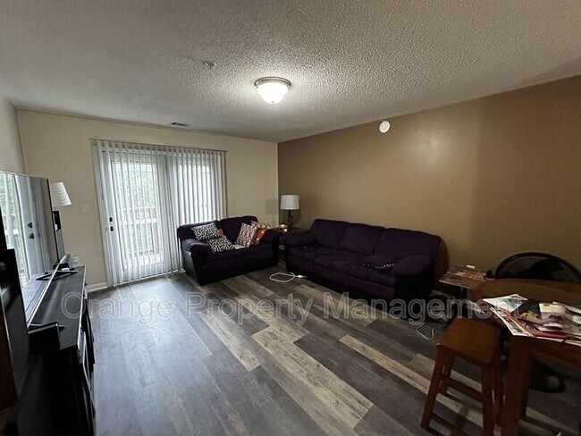 Building Photo - 1121 Harts Ridge Dr