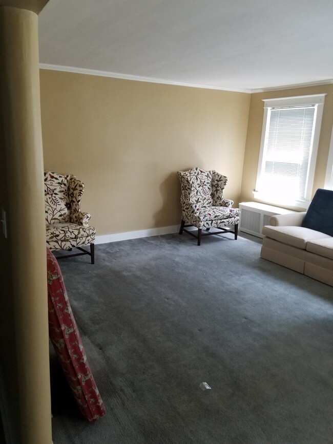 living room - 1111 N Highland Ave