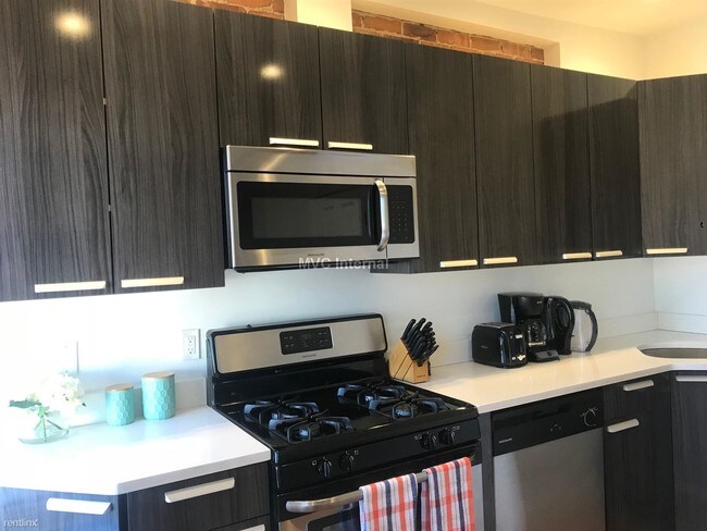 Building Photo - 2 br, 1 bath  - 10 Brainerd Rd # 10-47