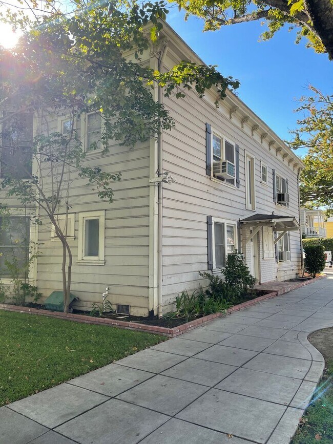 Primary Photo - 20thST1401