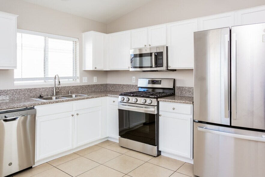 Building Photo - 4511 Grotto Ct