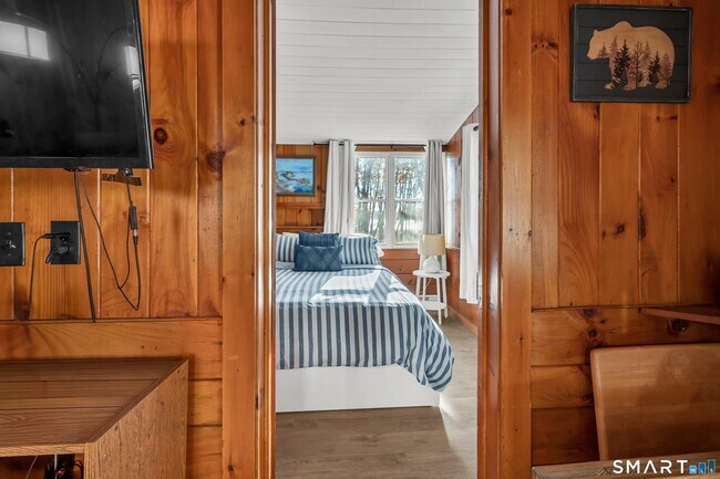 Building Photo - 12 Park Rd