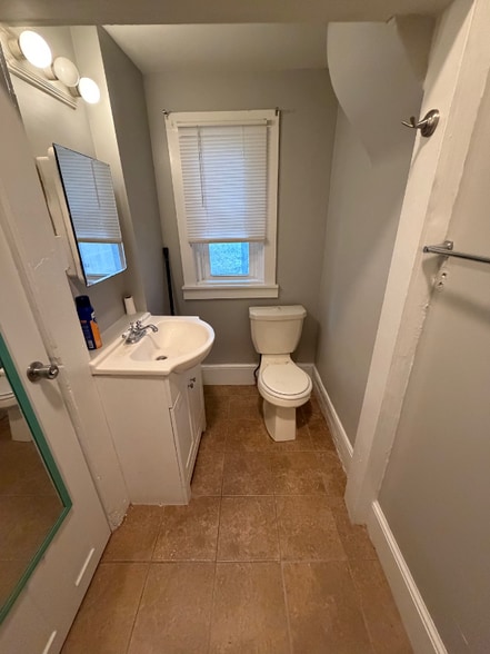 Building Photo - 409 S Shippen St