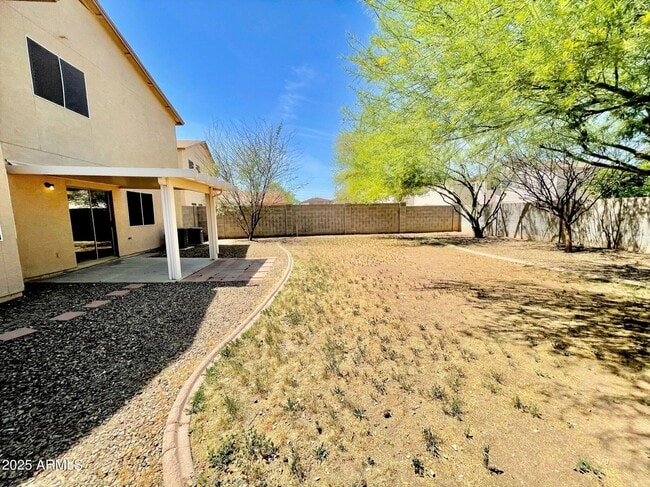 Building Photo - 1704 E Renegade Trail