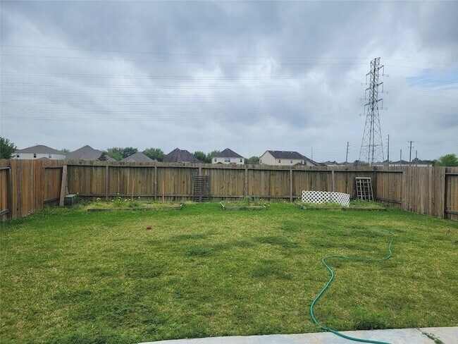 Building Photo - 20135 Linden Spruce Ln