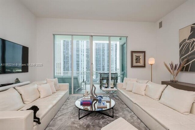 Building Photo - 900 Brickell Key Blvd