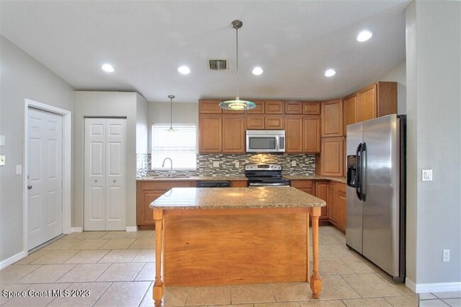 Building Photo - 8006 Bracken Ln