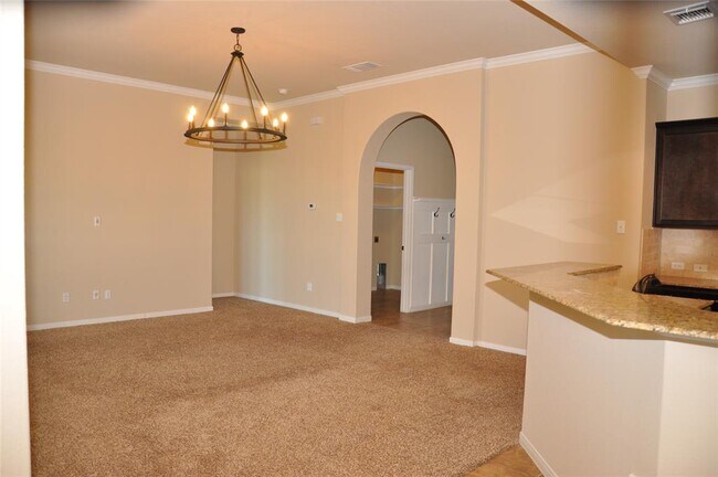 Building Photo - 5603 Drury Ln