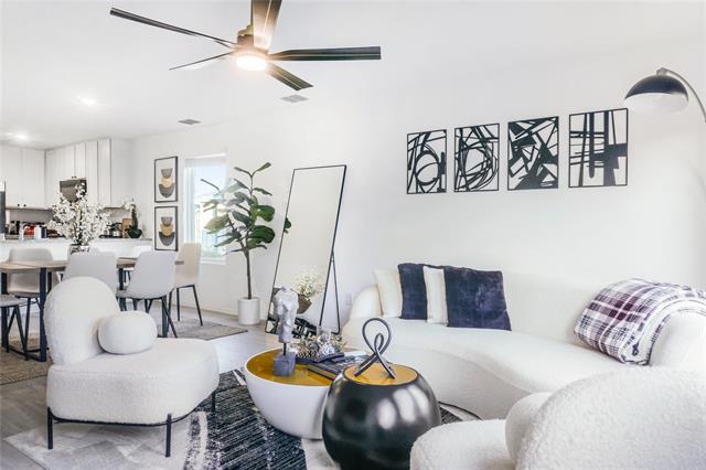 Building Photo - 1500 Teak Ln