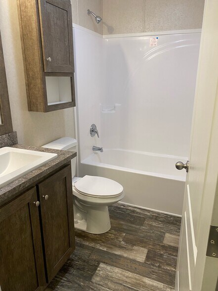 Building Photo - 19 Joymar Dr