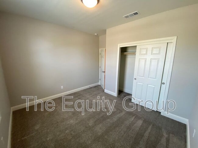 Building Photo - 1129 E Harter Dr