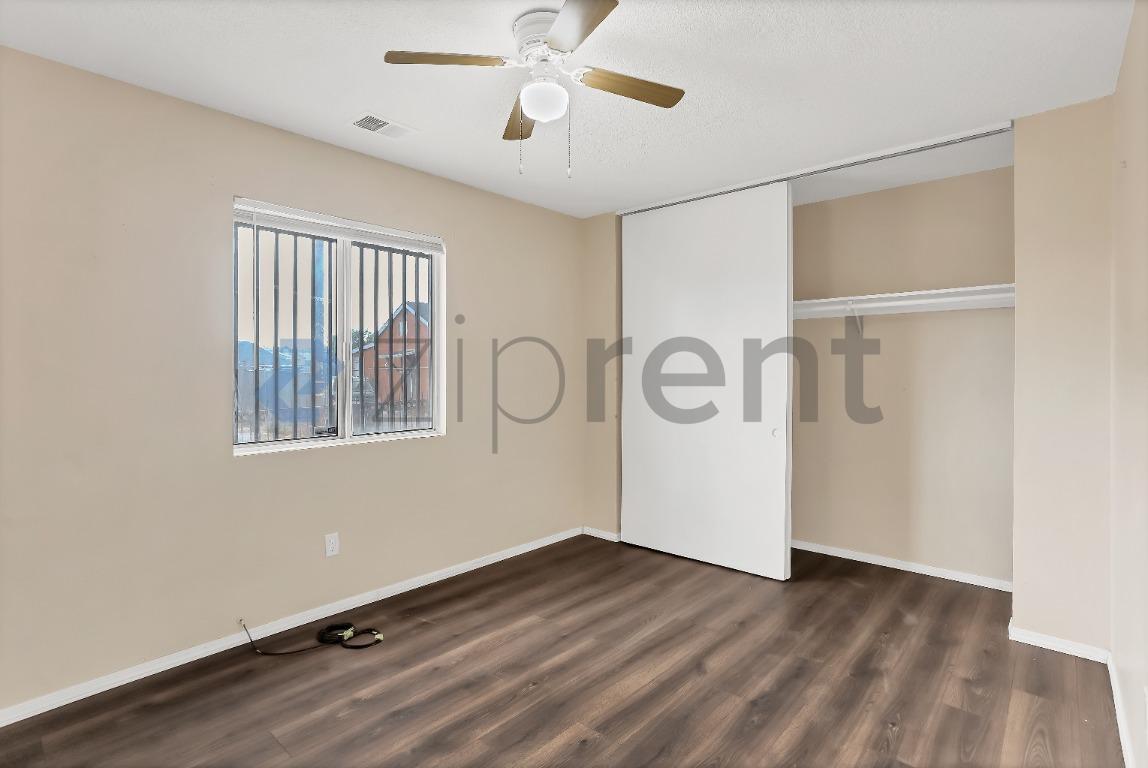 Building Photo - 16025 L St