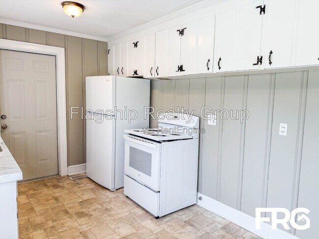 Building Photo - 613 Pittman St