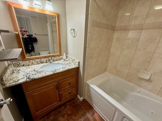 Building Photo - Wheat Ridge 2-story