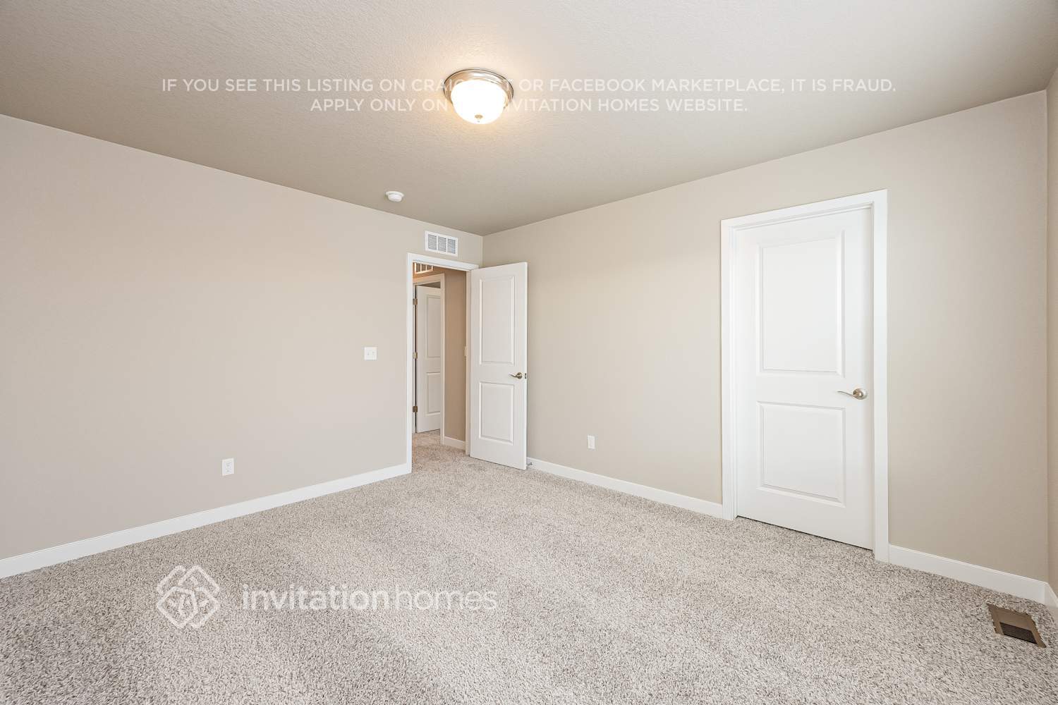 Building Photo - 13583 Arriba Dr