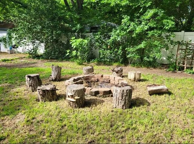 Building Photo - 8619 Groveland Dr